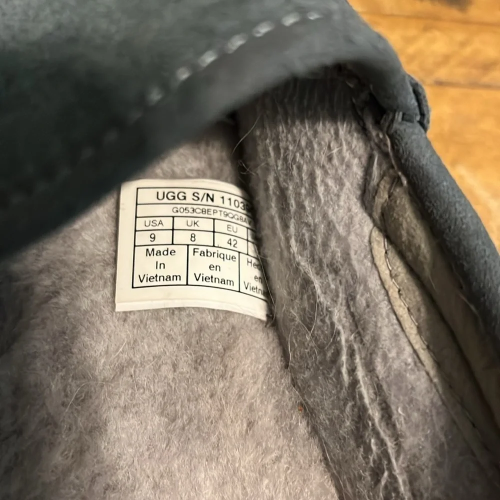 UGG Men's Dex Suede Slipper Size 9